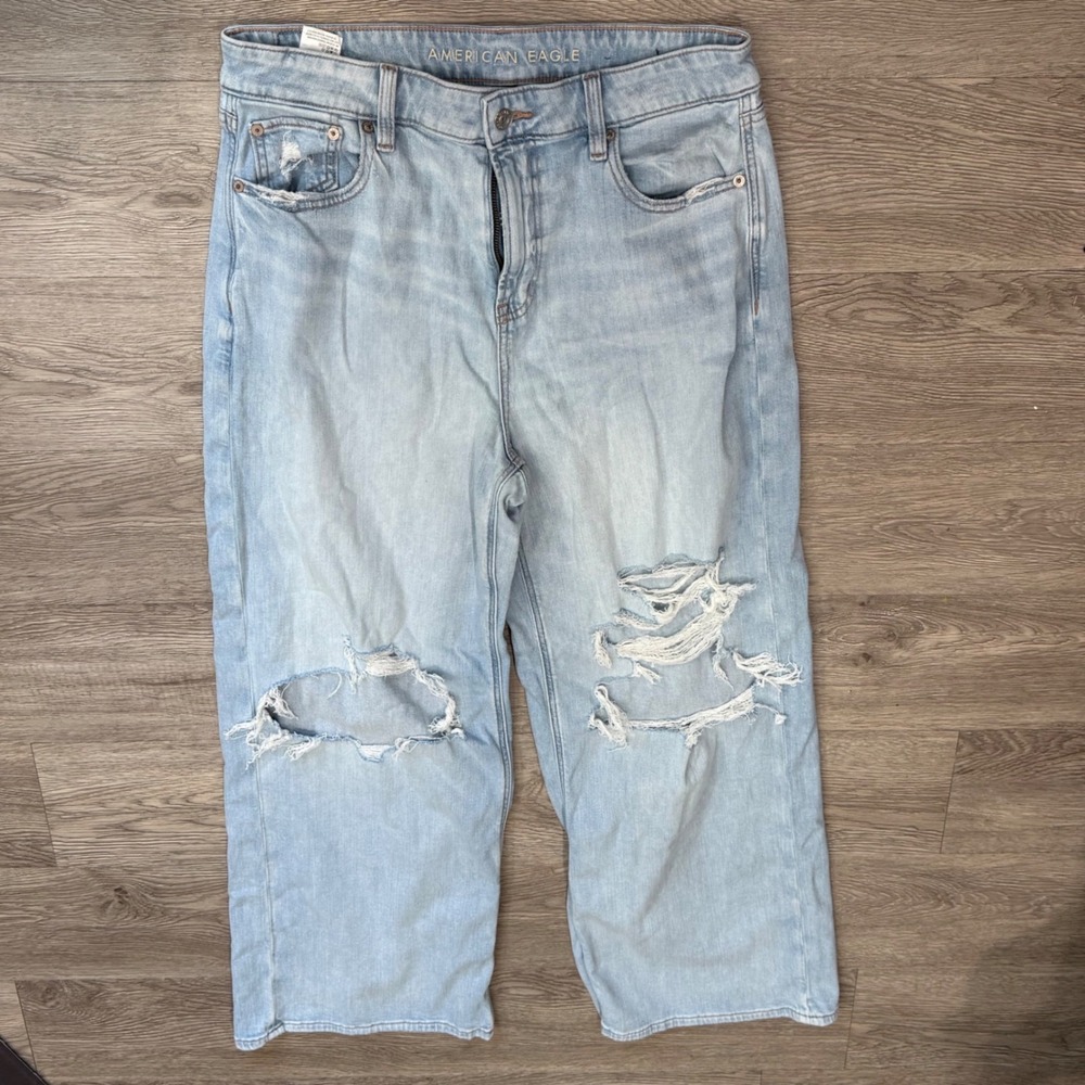 American Eagle Super High Rise Baggy Wide Leg Distressed Light Wash Jeans